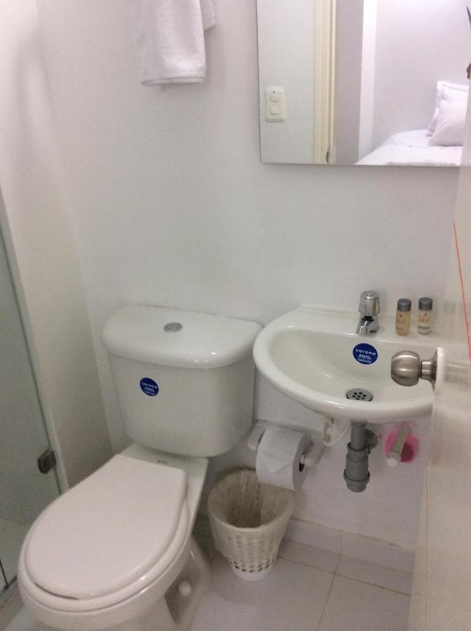 Single Room,923197672:JPEG